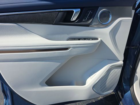 New 2026 Buick Enclave Avenir w/ Super Cruise Package image 12