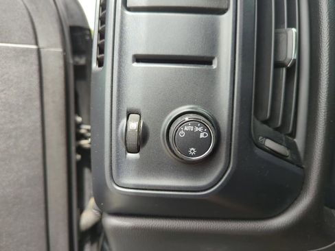 Used 2017 Chevrolet Silverado 1500 Custom w/ Custom Convenience Package image 33