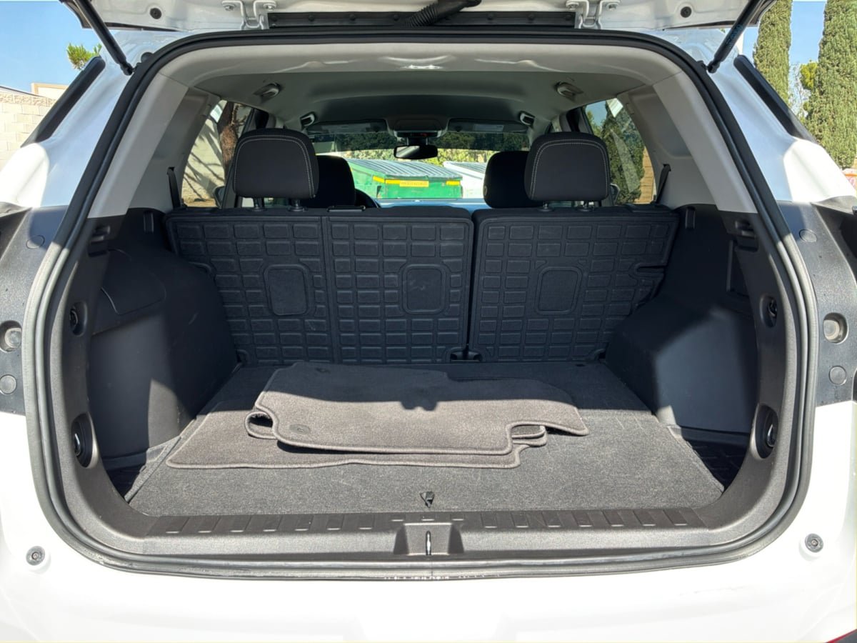 Used 2022 GMC Terrain SLE FWD image 22