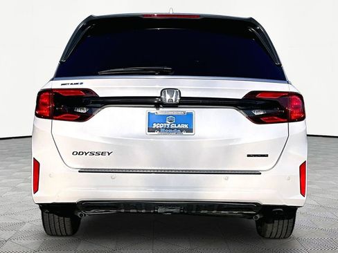 Used 2025 Honda Odyssey Touring image 7