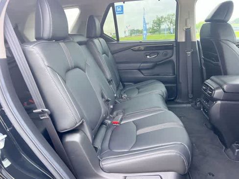 Certified 2025 Honda Pilot EX-L image 13