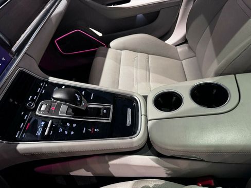 Used 2023 Porsche Panamera image 14
