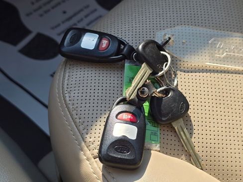 Used 2008 Kia Optima EX image 24