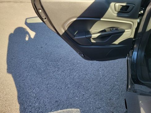 Used 2017 Ford Fiesta SE image 28