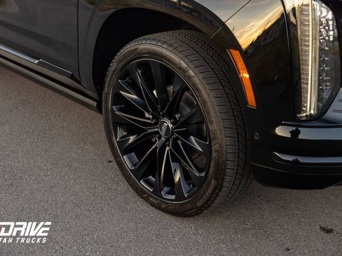 Used 2026 Cadillac Escalade Platinum Sport w/ LPO, ONYX Package image 9