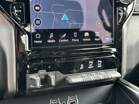 New 2026 RAM 1500 Laramie AWD/4WD image 19