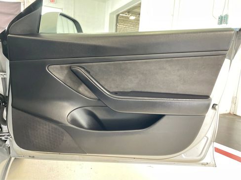 Used 2018 Tesla Model 3 Long Range image 26