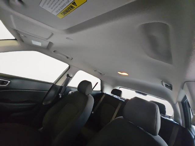 Used 2020 Hyundai Venue SE FWD image 12