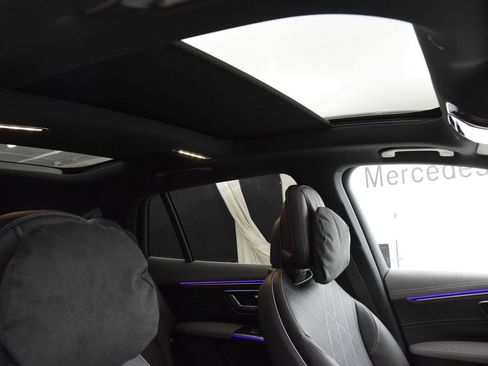 New 2026 Mercedes-Benz EQS 550 4MATIC SUV image 16