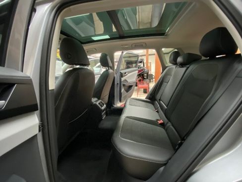 Used 2023 Volkswagen Taos SE AWD/4WD image 14