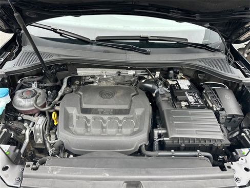 Used 2024 Volkswagen Tiguan SE image 28