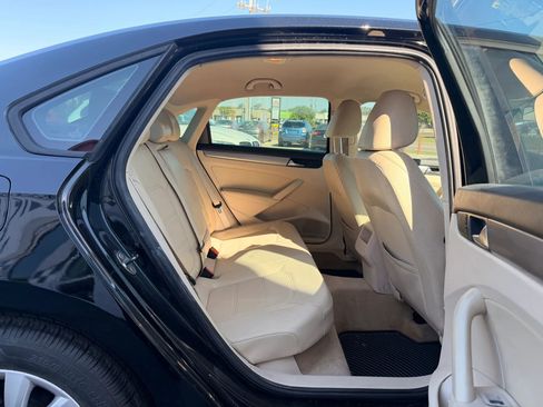 Used 2013 Volkswagen Passat 2.5 S FWD image 26