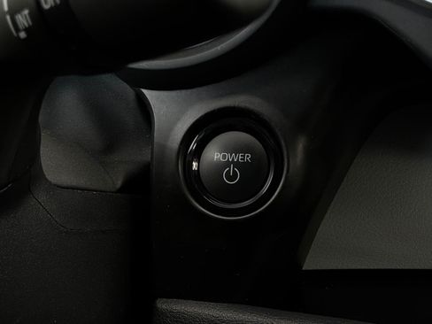 Used 2026 Toyota Sienna XLE FWD image 32