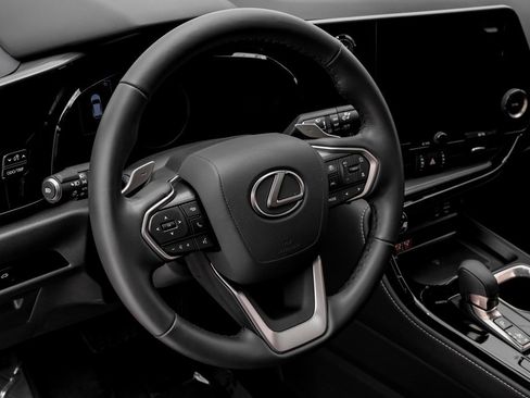 Used 2025 Lexus NX 250 FWD w/ Premium Package image 6