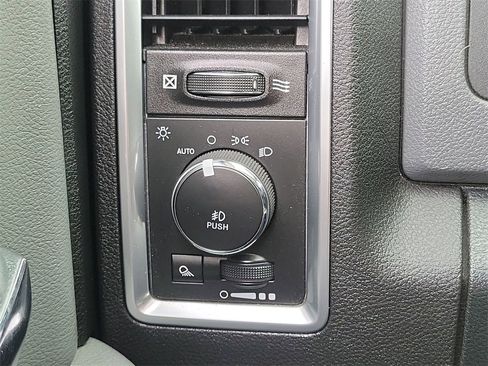 Used 2018 RAM 1500 Big Horn image 16