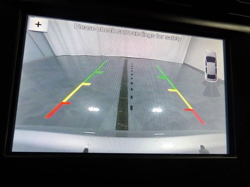Used 2019 Ford Fusion SE FWD image 14