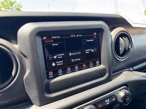 Used 2022 Jeep Wrangler Sport AWD/4WD image 26