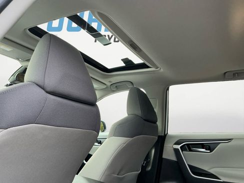 Used 2024 Toyota RAV4 XLE image 19
