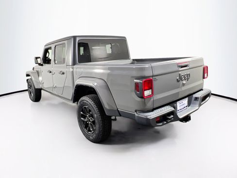 Used 2022 Jeep Gladiator Sport image 7