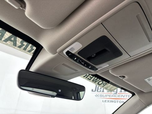 Used 2025 Honda CR-V EX-L image 23