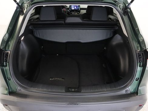 Used 2025 Toyota Corolla Cross LE image 30