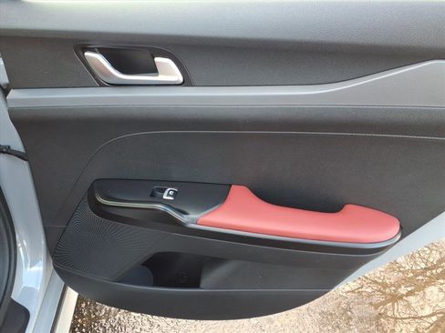 Used 2023 Kia K5 GT-Line image 11