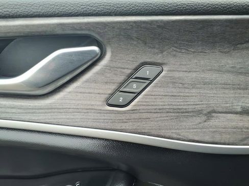 Certified 2023 Jeep Grand Cherokee Limited AWD/4WD image 22