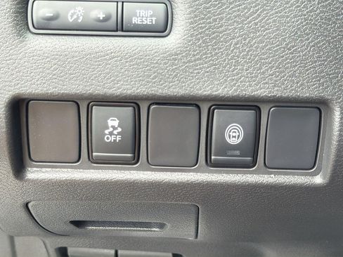 Used 2023 Nissan Murano SV FWD image 17