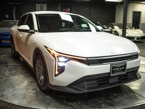 Used 2025 Kia K4 FWD image 5