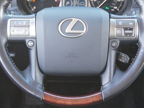 Used 2016 Lexus GX 460 w/ Premium Package image 31