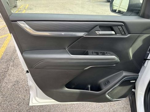 Used 2025 GMC Acadia Elevation image 20