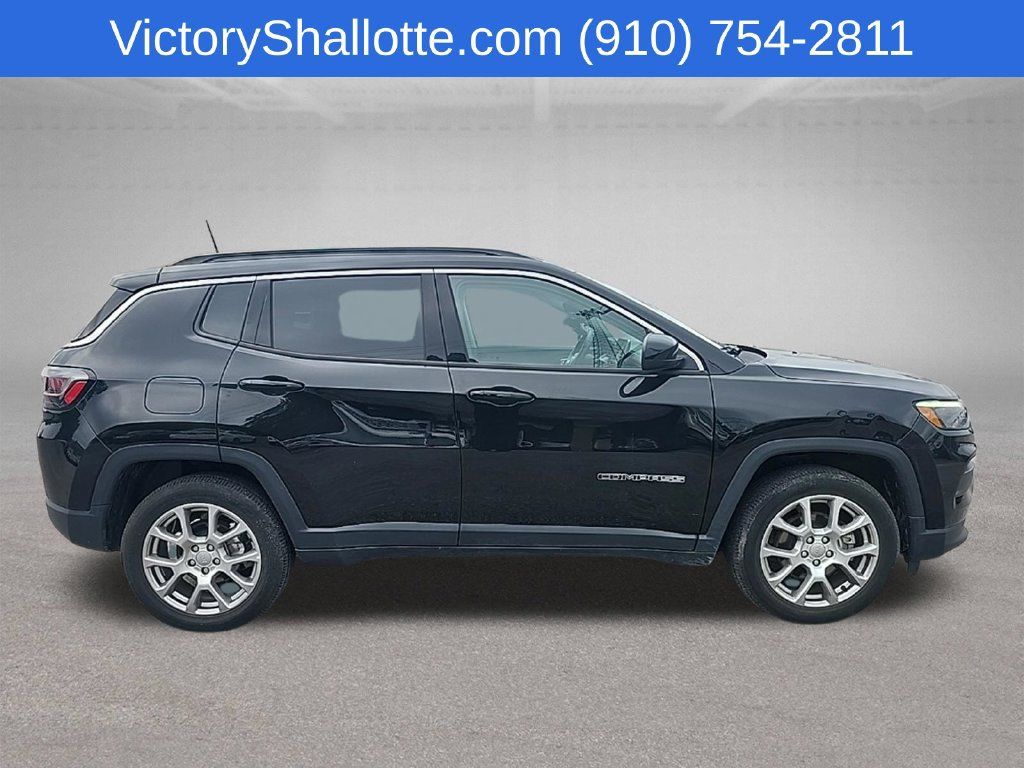 Used 2022 Jeep Compass Latitude w/ Sun and Sound Group AWD/4WD image 28