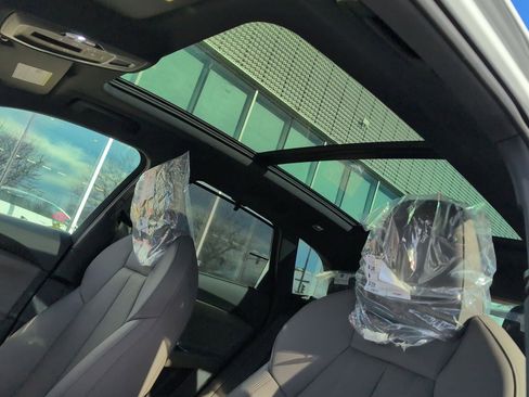 New 2025 Audi Q5 Premium Plus image 17