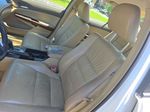 Used 2009 Honda Accord EX-L image 10