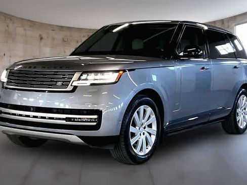 Used 2024 Land Rover Range Rover Long Wheelbase SE AWD/4WD image 3
