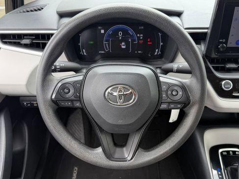 Used 2026 Toyota Corolla LE FWD image 13