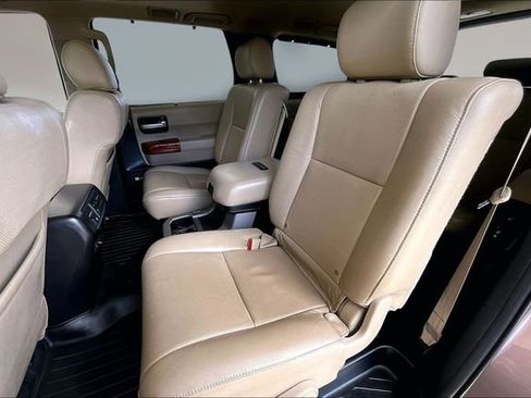 Used 2018 Toyota Sequoia Platinum image 19