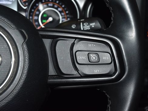 Used 2022 Jeep Gladiator Sport AWD/4WD image 9