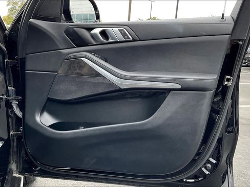 Used 2022 BMW X5 xDrive40i w/ Climate Comfort Package image 25