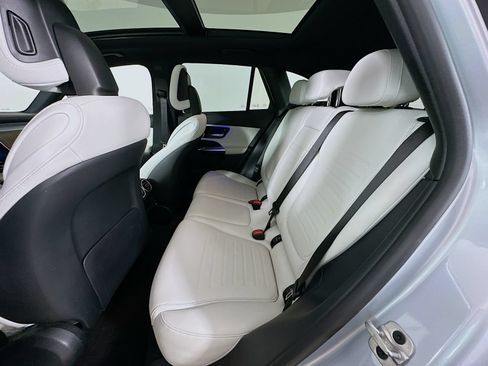 Used 2024 Mercedes-Benz GLC 300 4MATIC image 36