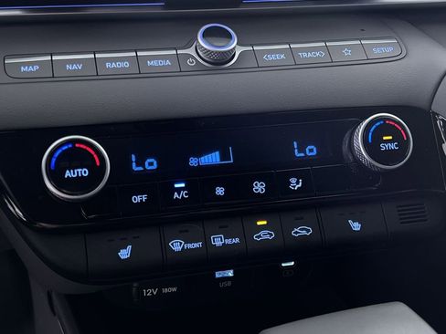 Used 2025 Hyundai Elantra SEL w/ Cargo Package image 21