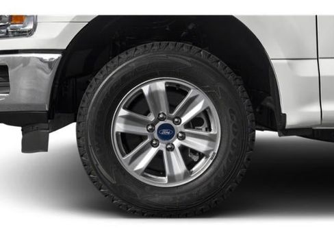 Used 2019 Ford F150 XLT w/ Equipment Group 302A Luxury AWD/4WD image 11