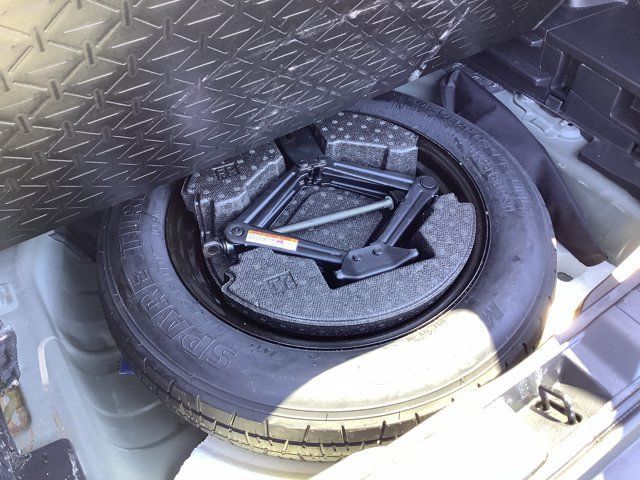 Used 2022 Toyota RAV4 XLE AWD/4WD image 30