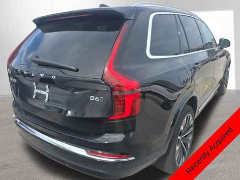 Used 2025 Volvo XC90 B6 Plus image 4