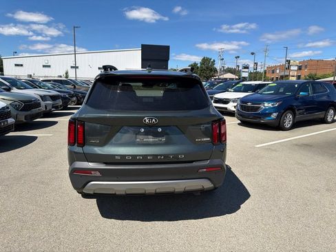 Certified 2021 Kia Sorento EX w/ EX AWD X-Line Package image 6