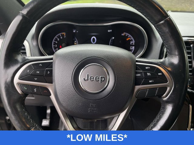 Used 2020 Jeep Grand Cherokee Altitude AWD/4WD image 12