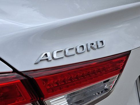 Used 2018 Honda Accord EX-L image 24