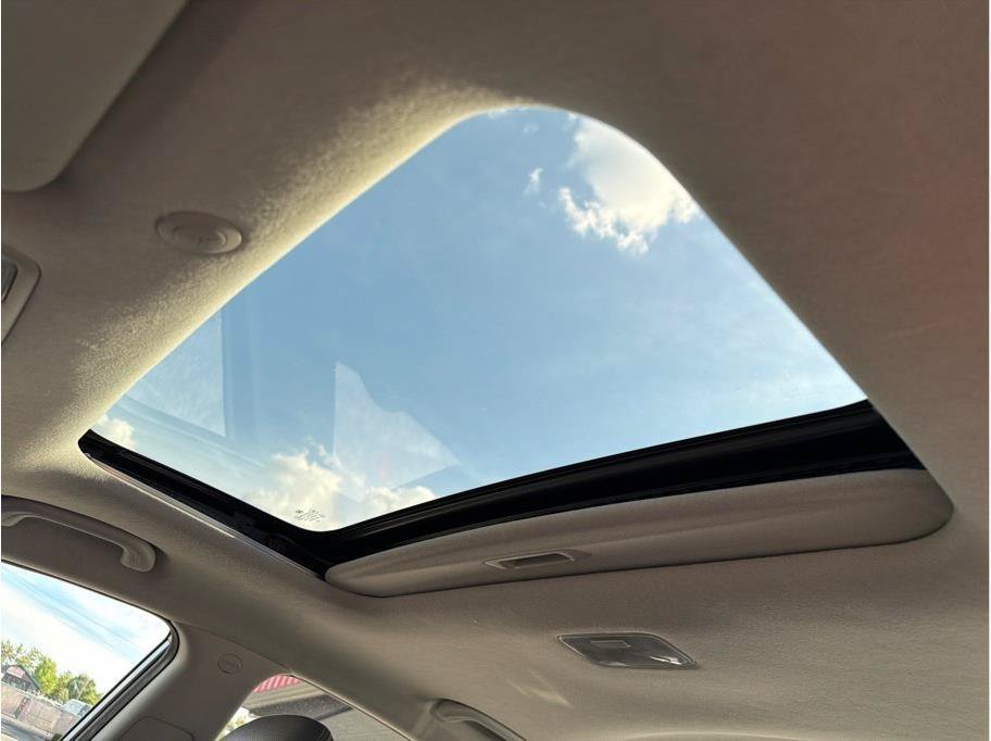 Used 2012 Hyundai Elantra Limited FWD image 18