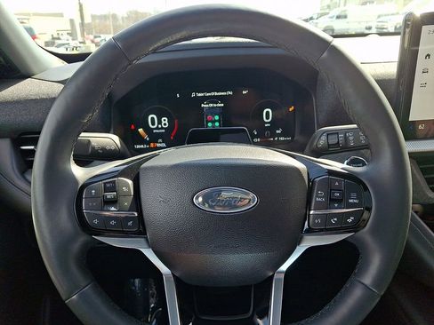 Used 2025 Ford Explorer Platinum w/ LUX Leather Package image 19