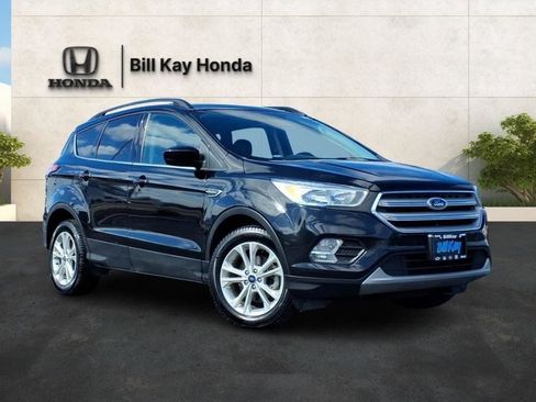 Used 2018 Ford Escape SE image 1